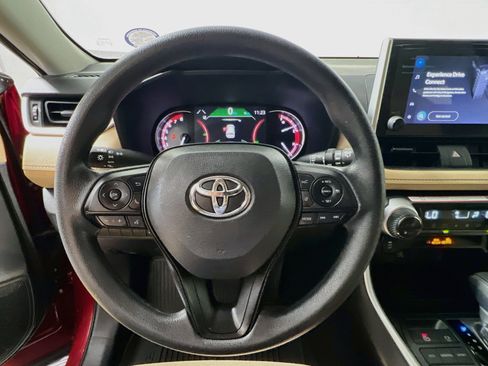 Used 2025 Toyota RAV4 XLE w/ Convenience Package FWD image 17