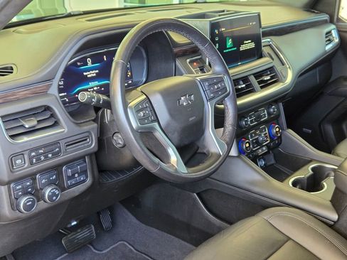 Used 2022 Chevrolet Tahoe Z71 w/ Luxury Package AWD/4WD image 10