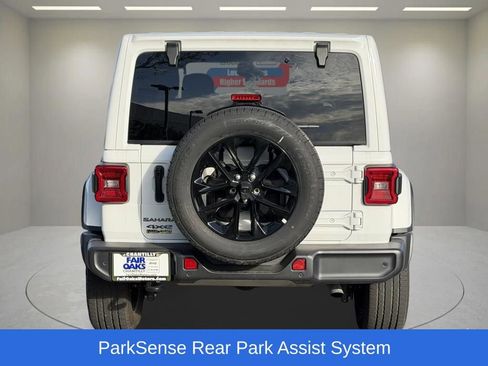 Certified 2025 Jeep Wrangler Unlimited Sahara w/ Safety Group AWD/4WD image 9