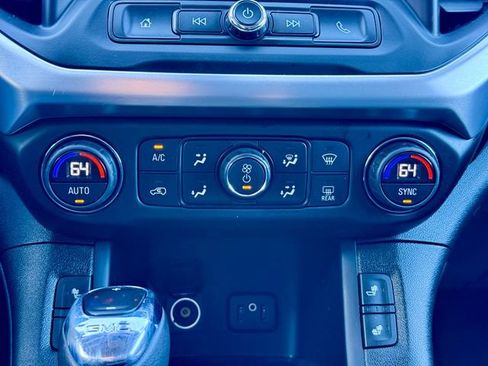 Used 2017 GMC Acadia SLE w/ Driver Alert Package I image 23