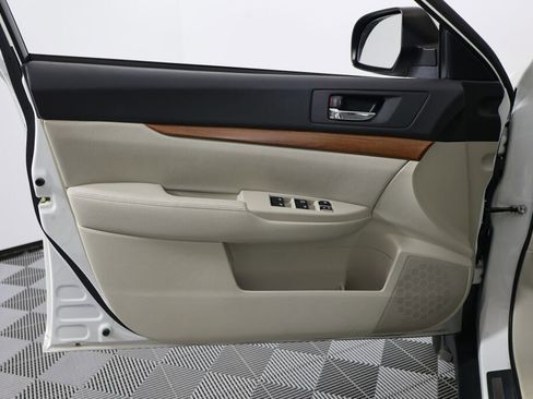 Used 2014 Subaru Outback 2.5i Limited w/ Moonroof Package image 12