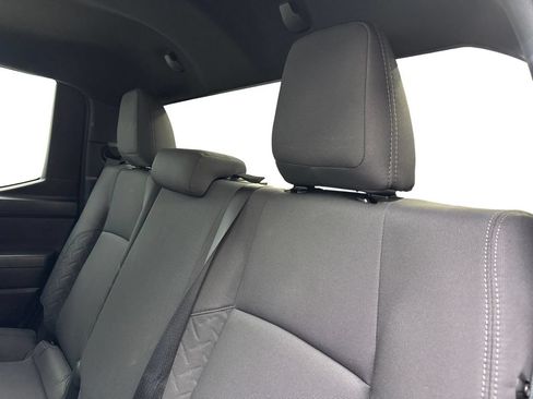 Used 2025 Toyota Tacoma SR AWD/4WD image 34