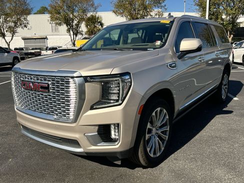 Used 2022 GMC Yukon XL Denali image 5