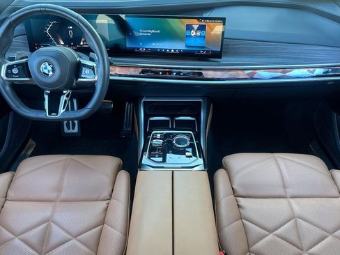 Used 2023 BMW 740i w/ Parking Assistance Package RWD image 15