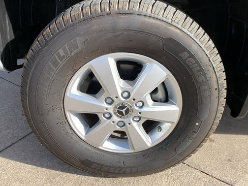 Used 2022 Mercedes-Benz Sprinter 2500 image 9