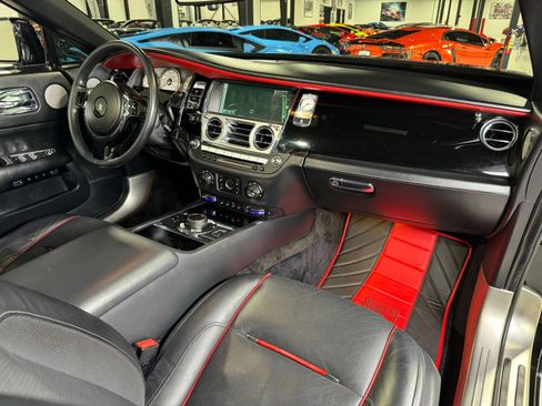Used 2017 Rolls-Royce Dawn image 22