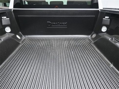 Used 2024 GMC Sierra 1500 SLT image 14