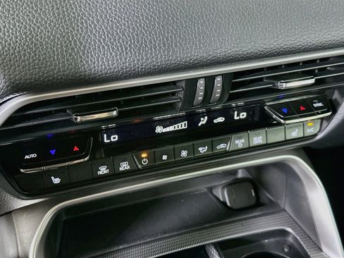Used 2024 MAZDA CX-90 Plug-In Hybrid w/ Preferred AWD/4WD image 24