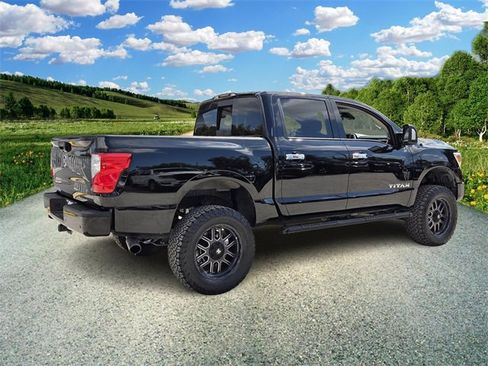 Used 2021 Nissan Titan SV w/ SV Convenience Package image 6