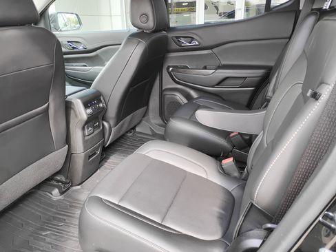Used 2023 GMC Acadia SLT w/ LPO, Floor Liner Package FWD image 17