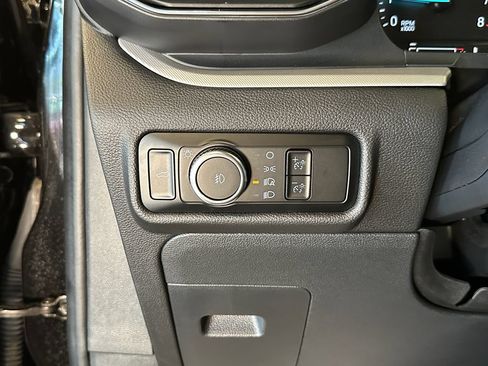 Used 2024 Ford Explorer XLT w/ Equipment Group 202A AWD/4WD image 18