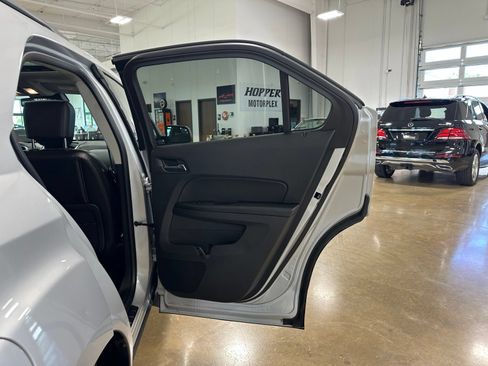 Used 2013 Chevrolet Equinox LTZ FWD image 34