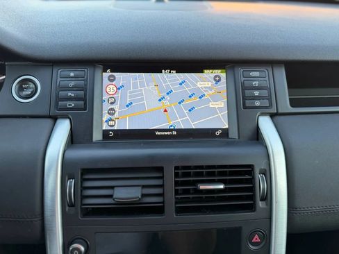 Used 2018 Land Rover Discovery Sport SE image 33