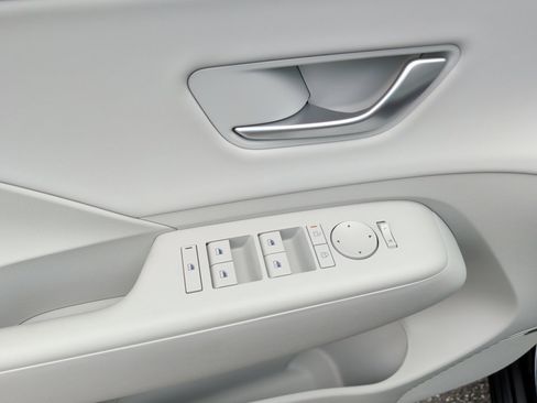 New 2026 Hyundai Kona Limited FWD image 32