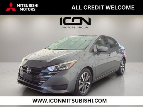 Used 2025 Nissan Versa SV image 1