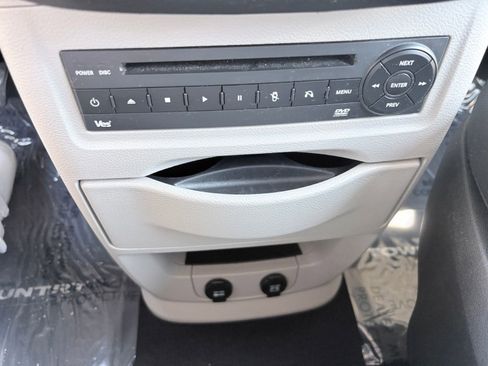 Used 2012 Chrysler Town & Country Touring-L w/ Entertainment Group #2 FWD image 27