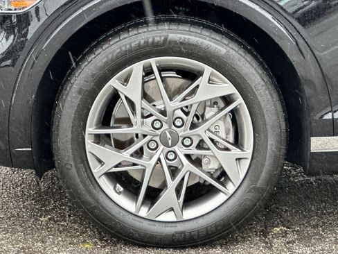 Used 2024 Genesis GV70 2.5T w/ Advanced Package image 27