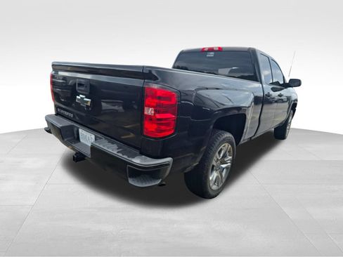 Used 2018 Chevrolet Silverado 1500 Custom w/ Custom Value Package RWD image 9