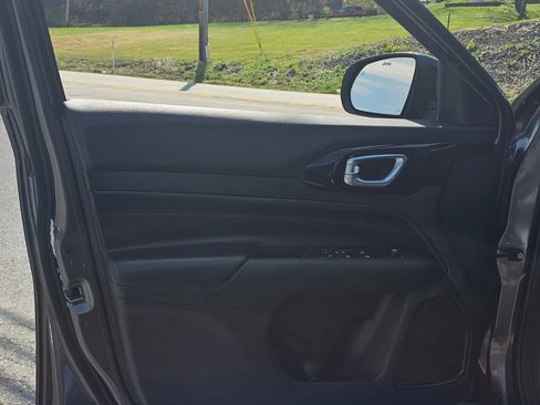 Used 2023 Jeep Compass Trailhawk AWD/4WD image 20