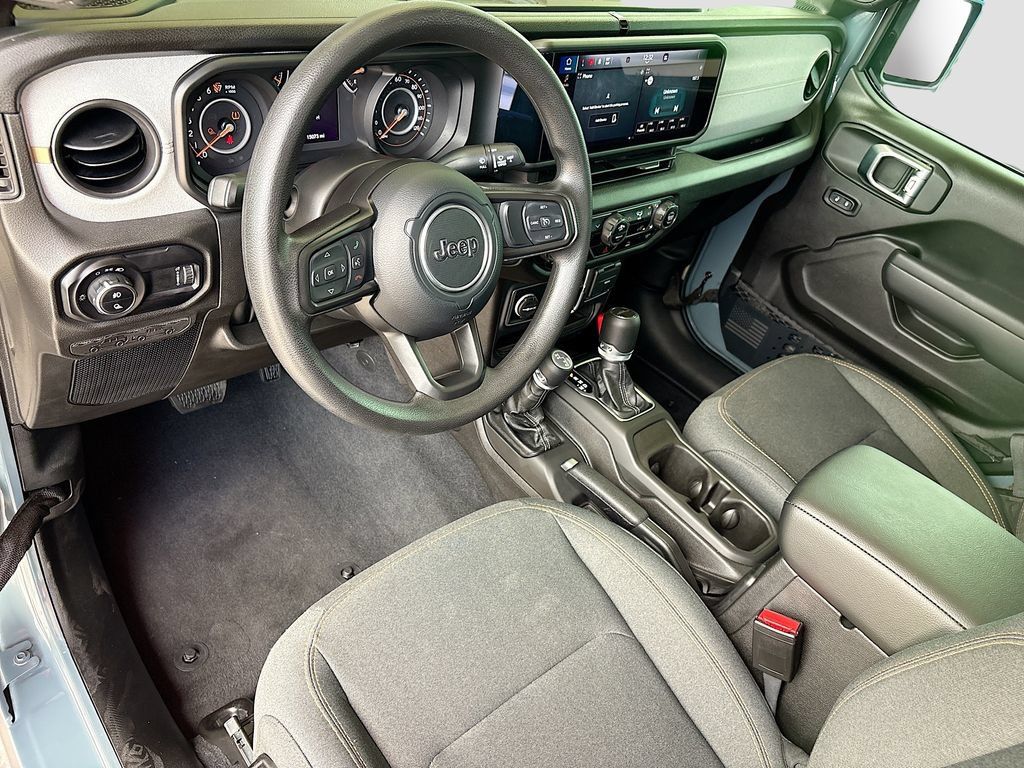 Used 2025 Jeep Gladiator Sport AWD/4WD image 9