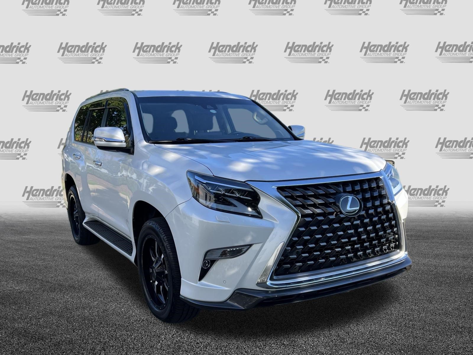 Used 2023 Lexus GX 460 Luxury w/ Sport Design Package AWD/4WD image 2