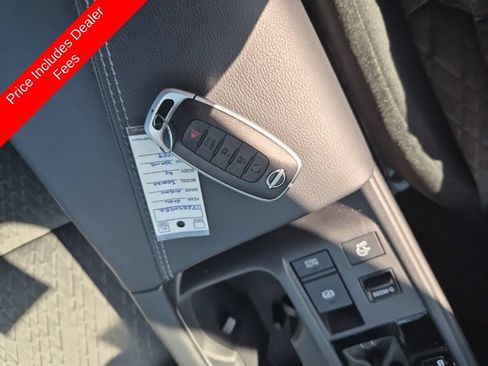 Used 2026 Nissan Sentra SV w/ SV Convenience Package FWD image 11