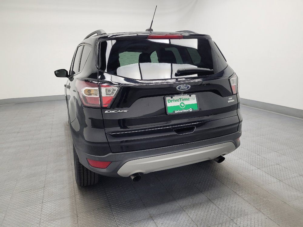 Used 2018 Ford Escape SE FWD image 6