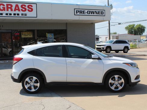 Used 2022 Honda HR-V LX image 3