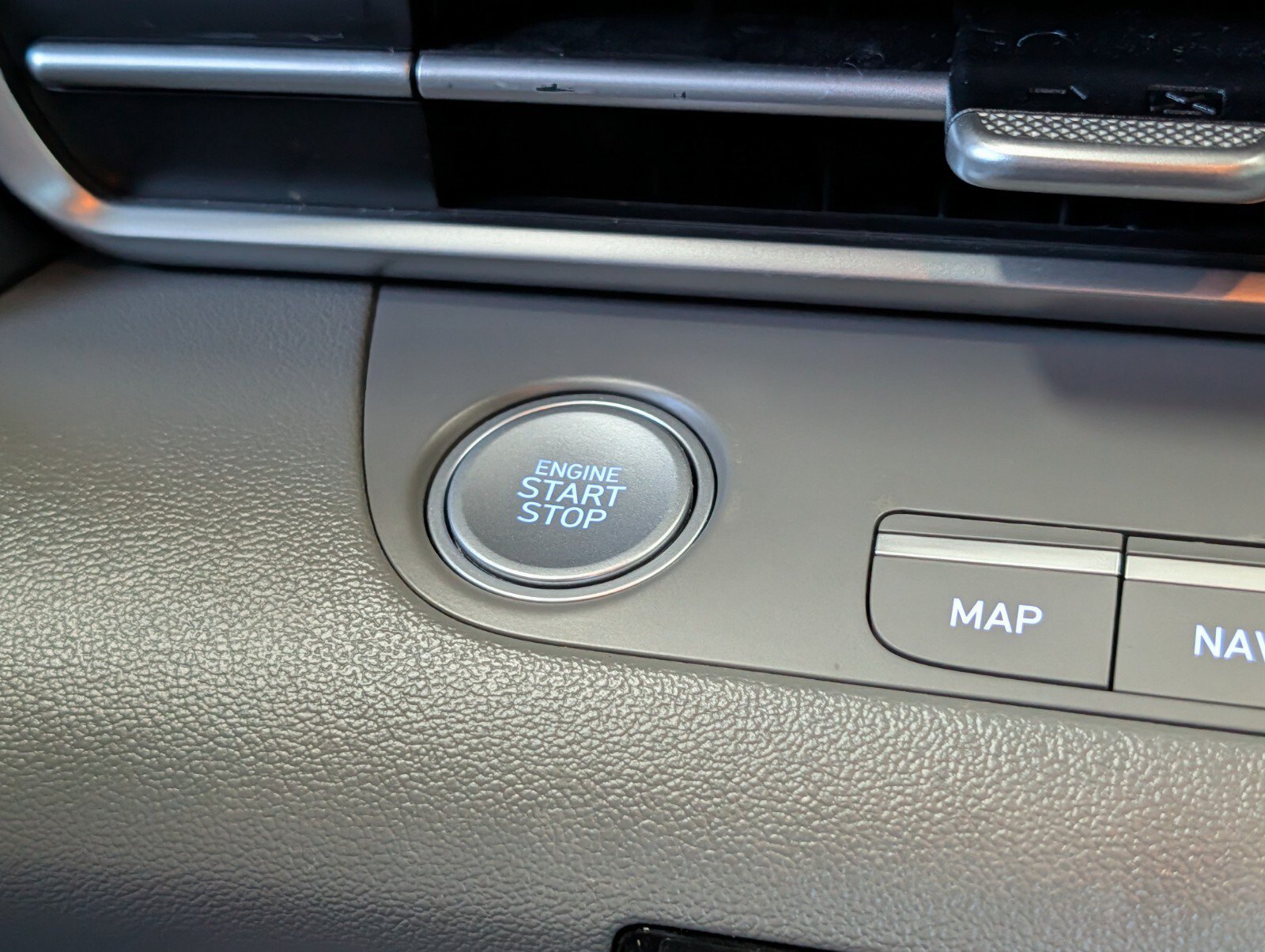 Used 2023 Hyundai Elantra SEL w/ Convenience Package FWD image 21