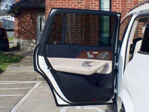 Used 2022 Mercedes-Benz GLS 450 4MATIC image 48