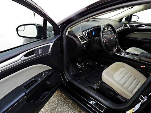 Used 2018 Ford Fusion S FWD image 9