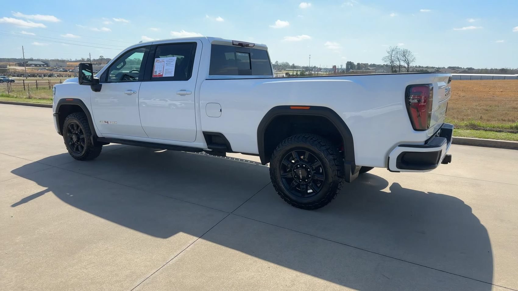 Used 2024 GMC Sierra 2500 AT4 w/ AT4 Premium Plus Package AWD/4WD image 7