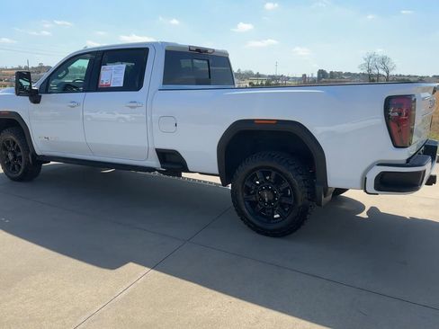 Used 2024 GMC Sierra 2500 AT4 w/ AT4 Premium Plus Package AWD/4WD image 7