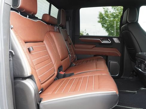 Used 2026 GMC Sierra 3500 Denali Ultimate AWD/4WD image 21