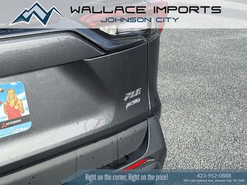 Used 2021 Toyota RAV4 XLE w/ Convenience Package image 11