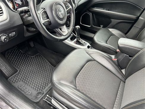 Used 2019 Jeep Compass Latitude w/ Cold Weather Group image 11