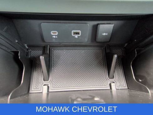 Used 2021 Land Rover Defender 110 AWD/4WD image 35