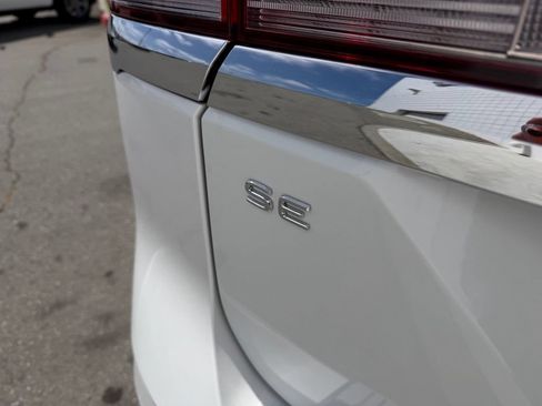 New 2026 Volkswagen Atlas SE FWD image 10