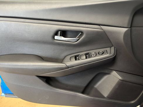 Used 2025 Nissan Sentra SV FWD image 18