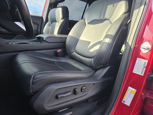 Used 2023 Honda Pilot TrailSport image 24