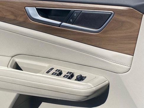 Certified 2025 Volkswagen Atlas SE w/ Panoramic Sunroof Package image 17