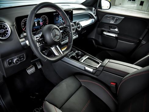 Certified 2025 Mercedes-Benz GLB 250 GLB 250 4MATIC image 8