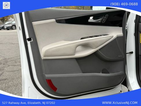 Used 2017 Kia Sorento SX image 7