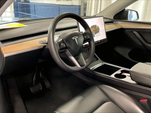 Used 2024 Tesla Model Y Long Range AWD/4WD image 8