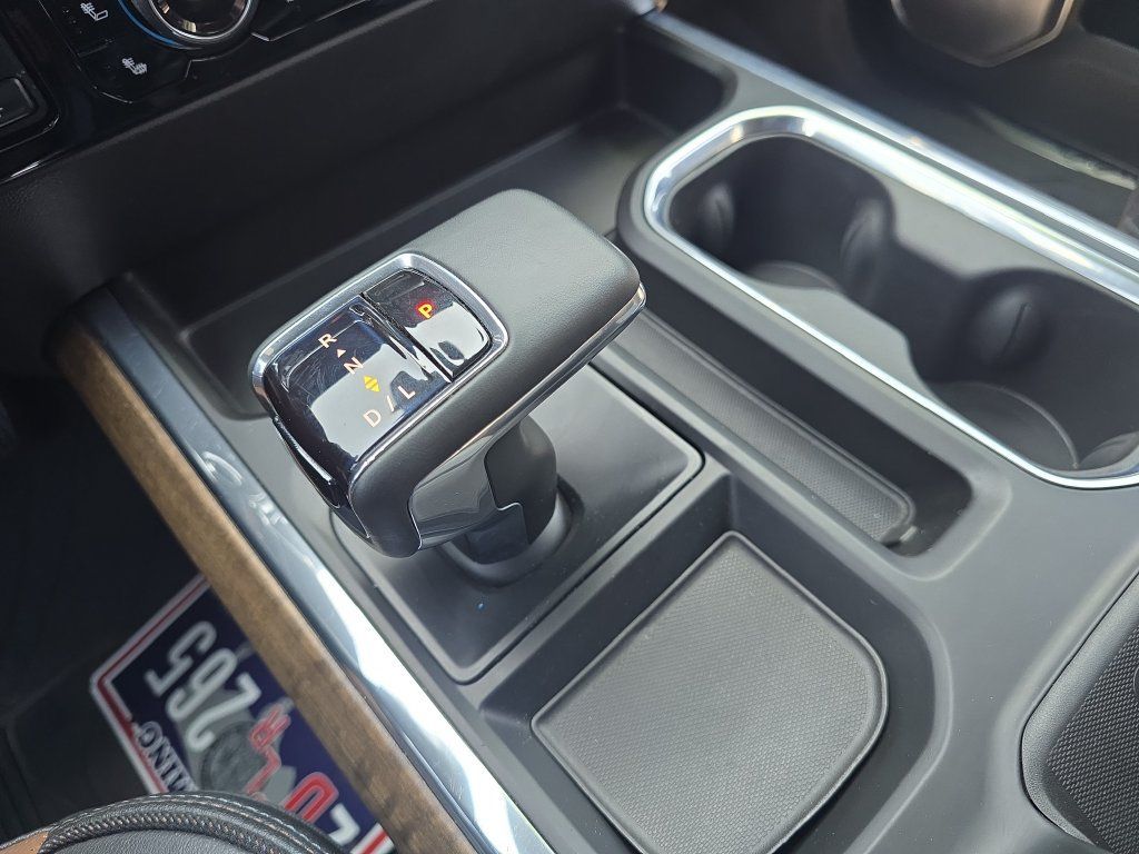 Used 2023 Chevrolet Silverado 1500 High Country w/ High Country Premium Package AWD/4WD image 25