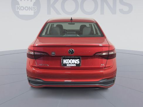 Used 2023 Volkswagen Jetta SE image 5