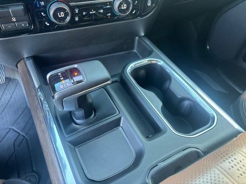 Used 2023 Chevrolet Silverado 1500 High Country w/ High Country Premium Package AWD/4WD image 23