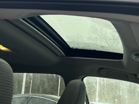 Used 2022 Subaru Outback Premium image 11