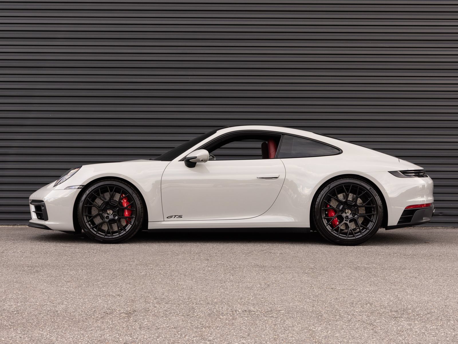 Used 2022 Porsche 911 Carrera 4 GTS AWD/4WD image 2