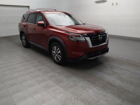 Used 2022 Nissan Pathfinder SL FWD image 13